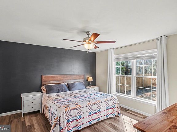 4th image of 261 Azure Dr