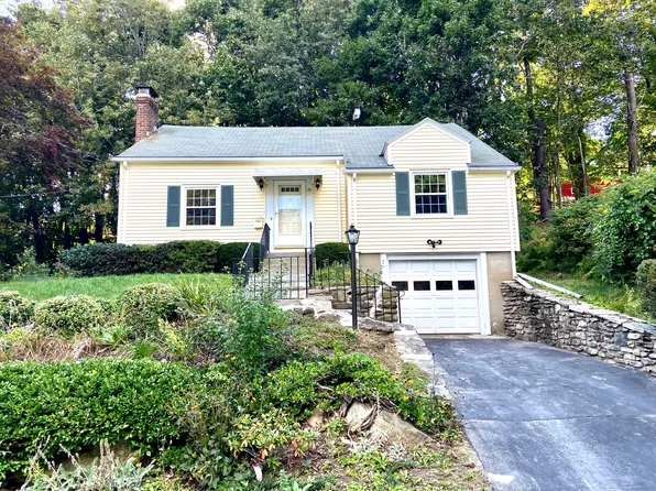 29 Navasota Ave, Worcester, MA 01602