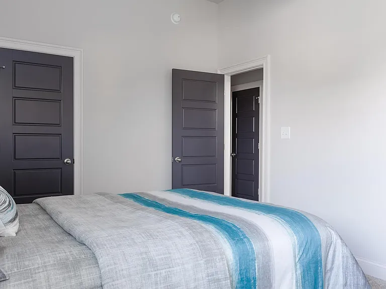 902 Abingdon Cv — Photo 37