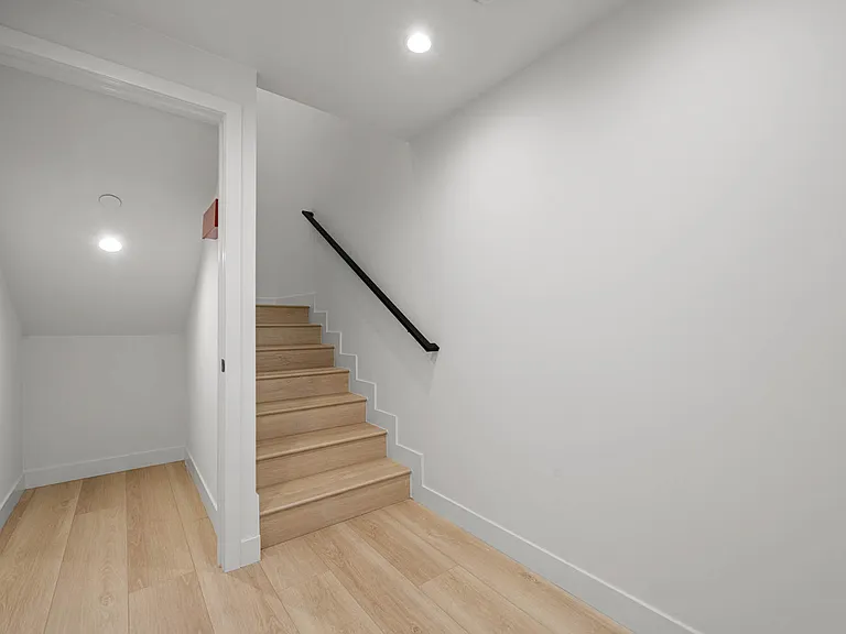 439 N Sierra Bonita — Photo 7