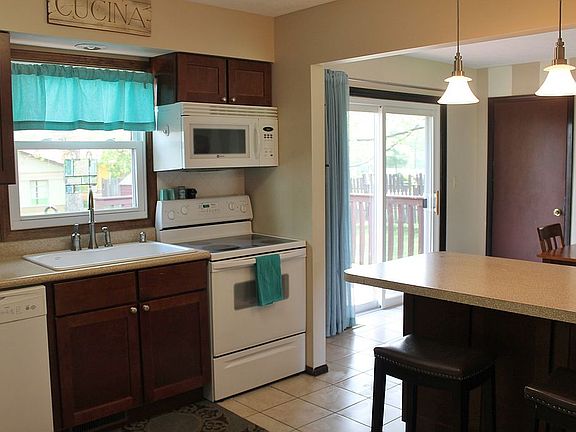 3rd image of 65 Barnes Dr