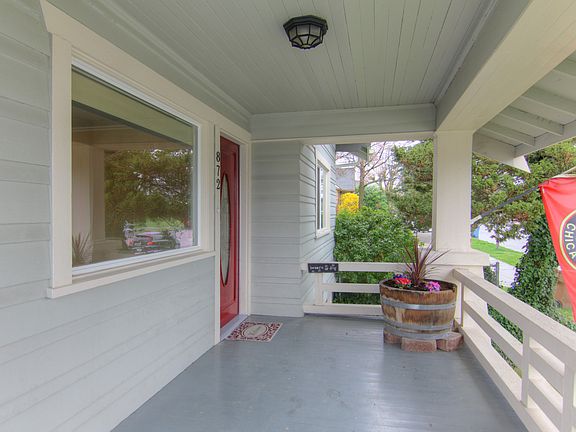 3rd image of 872 S 37th St