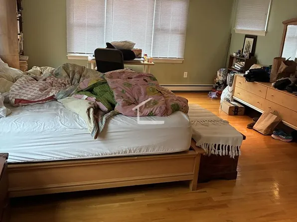 71 Fessenden St #1, Newtonville, MA 02460