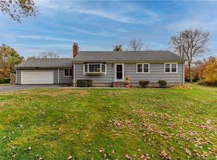15 Wareham Pl, Trumbull, CT 06611