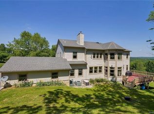 3 Eaglewood Vista Ln, Pine Island, NY 10969