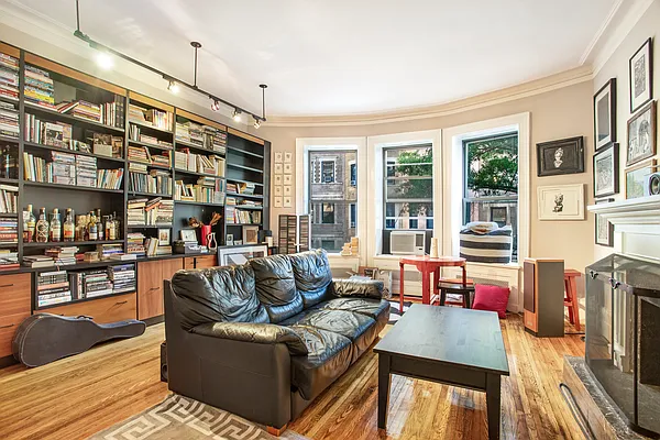 Rented by Compass | media 9