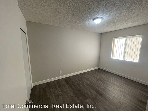 4th image of 2305 Valley St #103