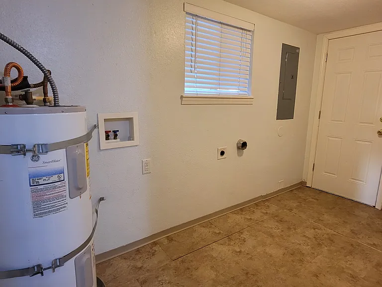 1345 Hood St SE — Photo 14