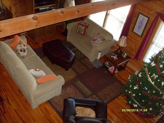 Loft view looking on gr room