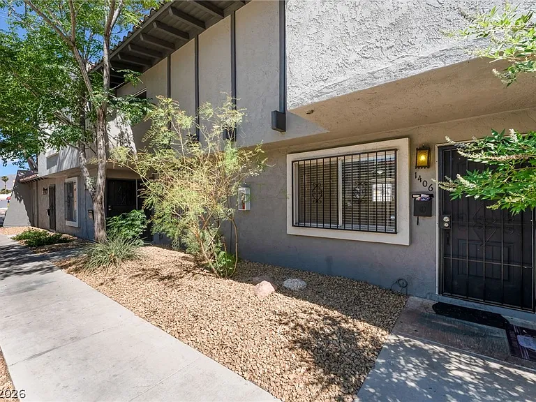 1406 N Jones Blvd — Photo 3