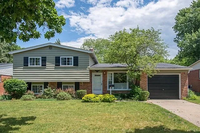 2703 Lillian Rd photo 1