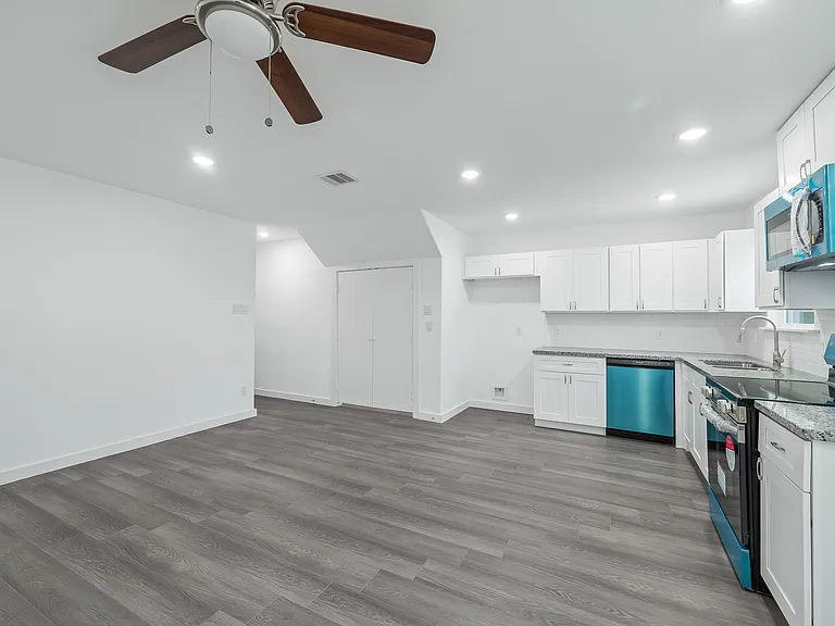 7413 Shotwell St #B — Photo 20