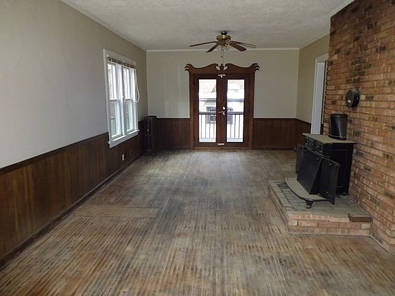 3rd image of 812 18th Ave