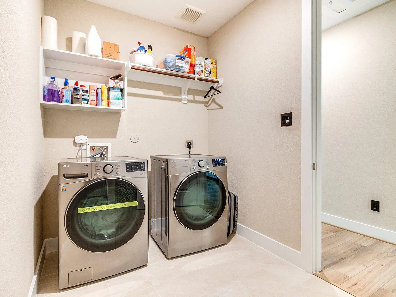 4 bed, 3.0 bath, 2300 sqft, $1,083 — Photo 3