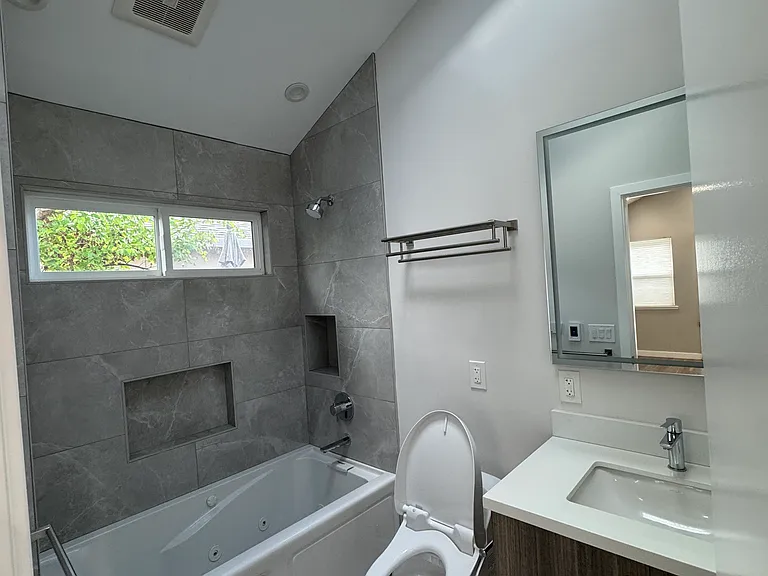 2406 Beechwood Ave — Photo 17