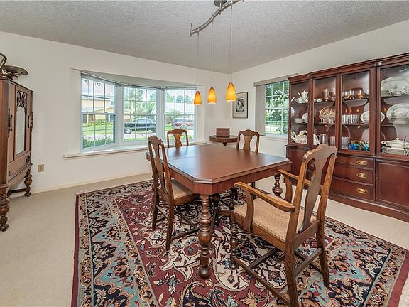 5th image of 300 Cypress Creek Cir