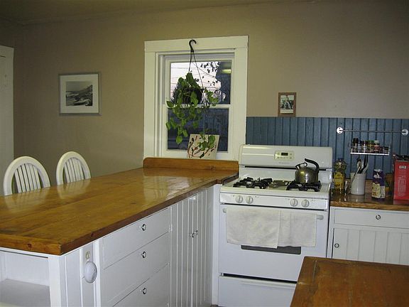 4th image of 2 Gibson Ave