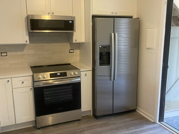 200 S  Waters Edge Dr Apt 202, Glendale Heights, IL 60139 – 2-bedroom rental in Glendale Heights