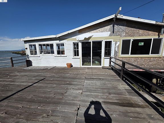 4th image of 40 Sandy Beach Rd