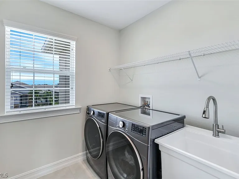 421 Coral Reef Pl — Photo 28