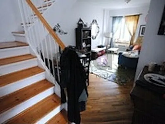 Rented by DSA Realty | media 8