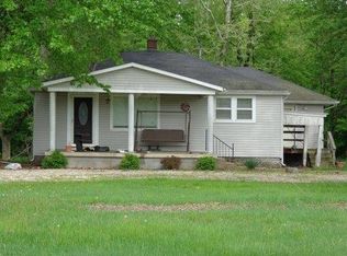 597 N State Line Pl, West Terre Haute, IN 47885