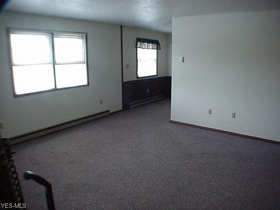 4th image of 220 Kapitzky Dr