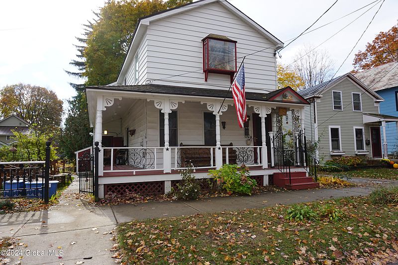 5th image of 52 York Avenue