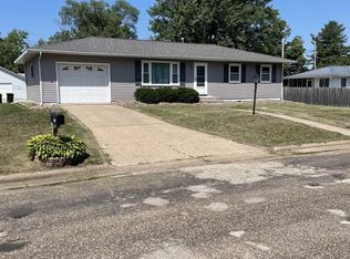 1015 S 13th St, Prairie Du Chien, WI 53821