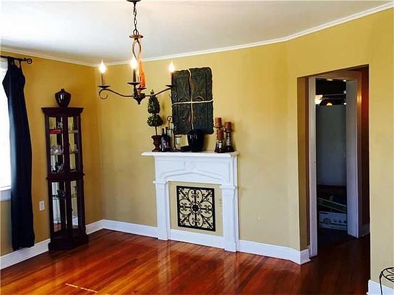 3rd image of 824 Athania Pkwy