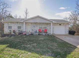 1706 Hillcrest Dr, De Soto, MO 63020