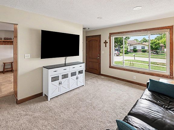 3rd image of 43739 Verdun Ct