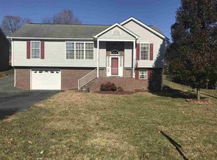 1935 Mount Vernon St, Waynesboro, VA 22980