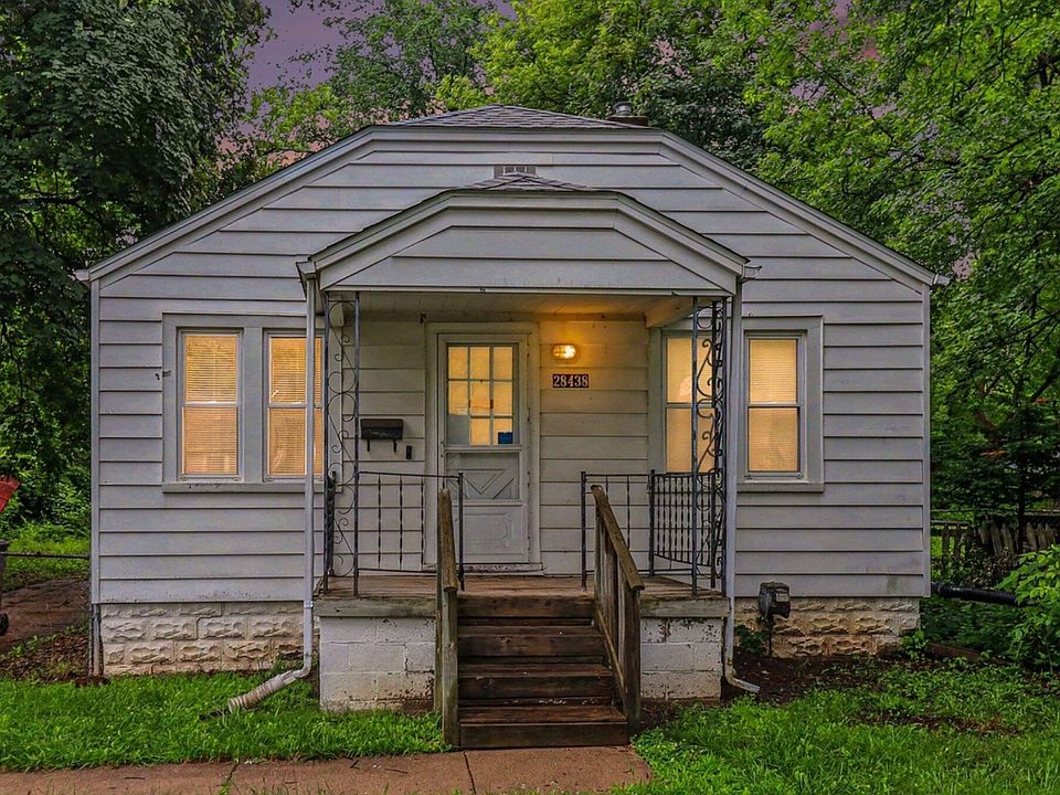 1st image of 28438 Glenwood St