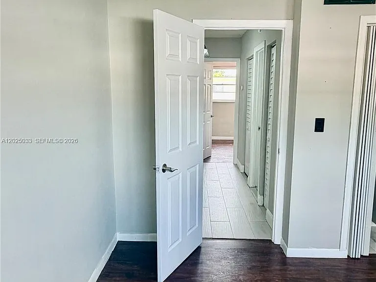 1705 W 57th St #506 — Photo 33