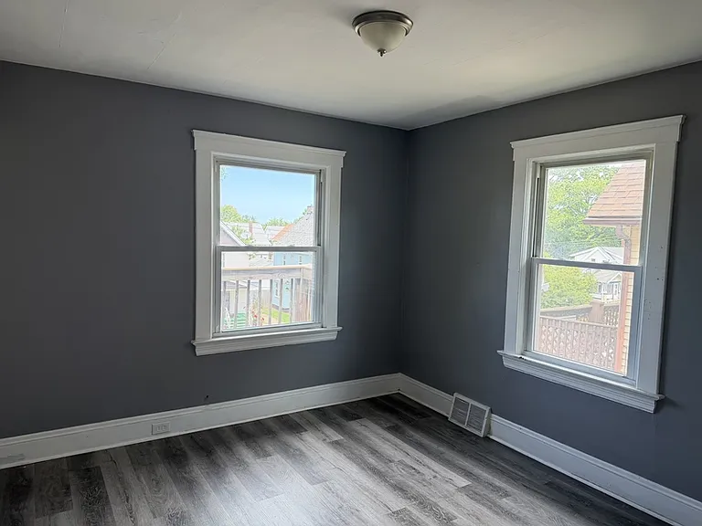 10709 Fidelity Ave — Photo 18
