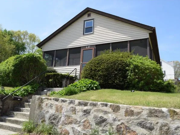 16 Arthur St, West Warwick, RI 02893