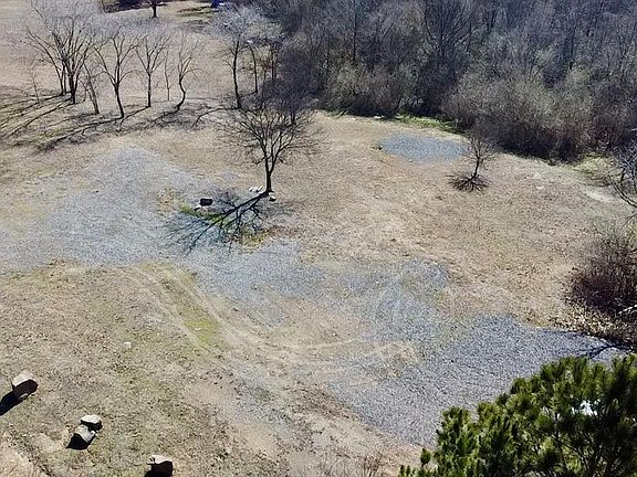 4th image of 332 Walden Rd