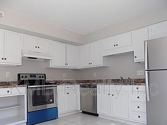 2nd image of 11053 Hunter Trail Ln