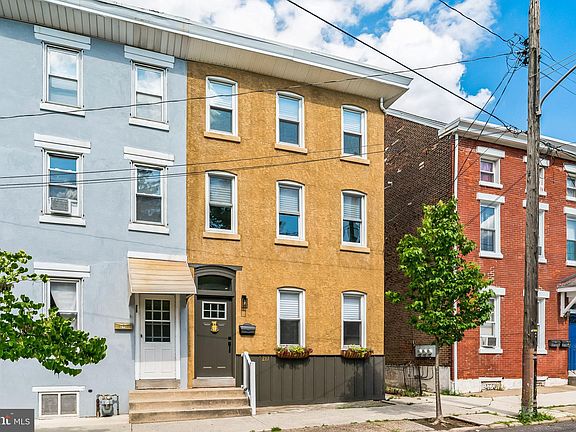 2nd image of 217 Gay St