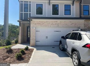 1146 Lucan Ln, Lawrenceville, GA 30043