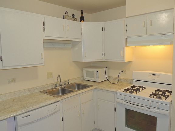 3rd image of 1000 Bayside Dr Unit 308