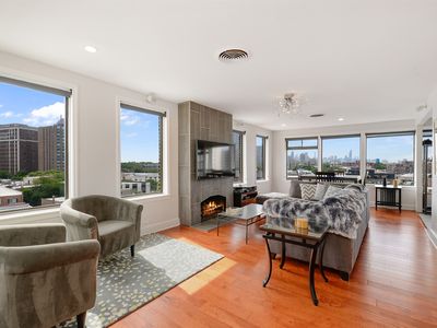 725 W Sheridan Rd #801PH, Chicago, IL, 60613