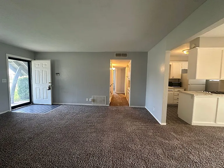4844 Woodview Dr — Photo 15