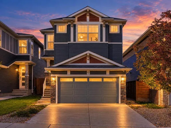 10 S Belmont Gdns SW, Calgary, AB T2X 4H7