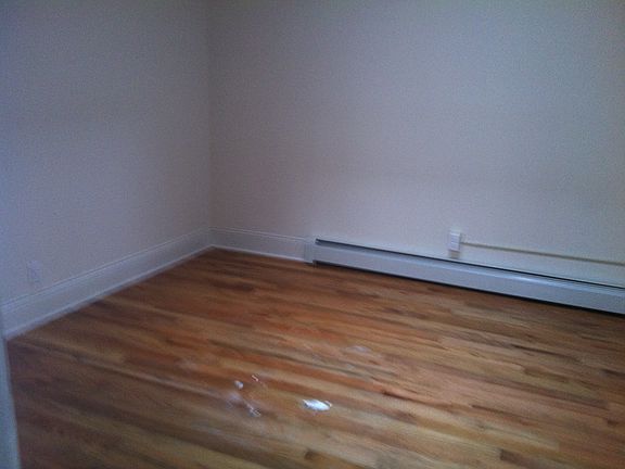 4th image of Willet Ave