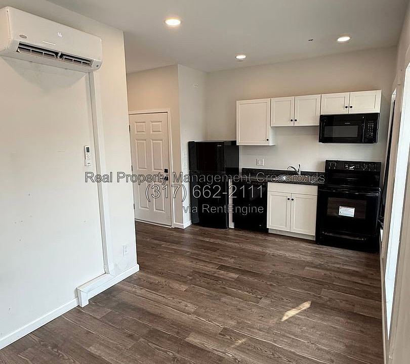1st image of 104 E Main St #203