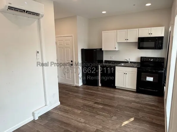 104 E Main St #203, Plainfield, IN 46168