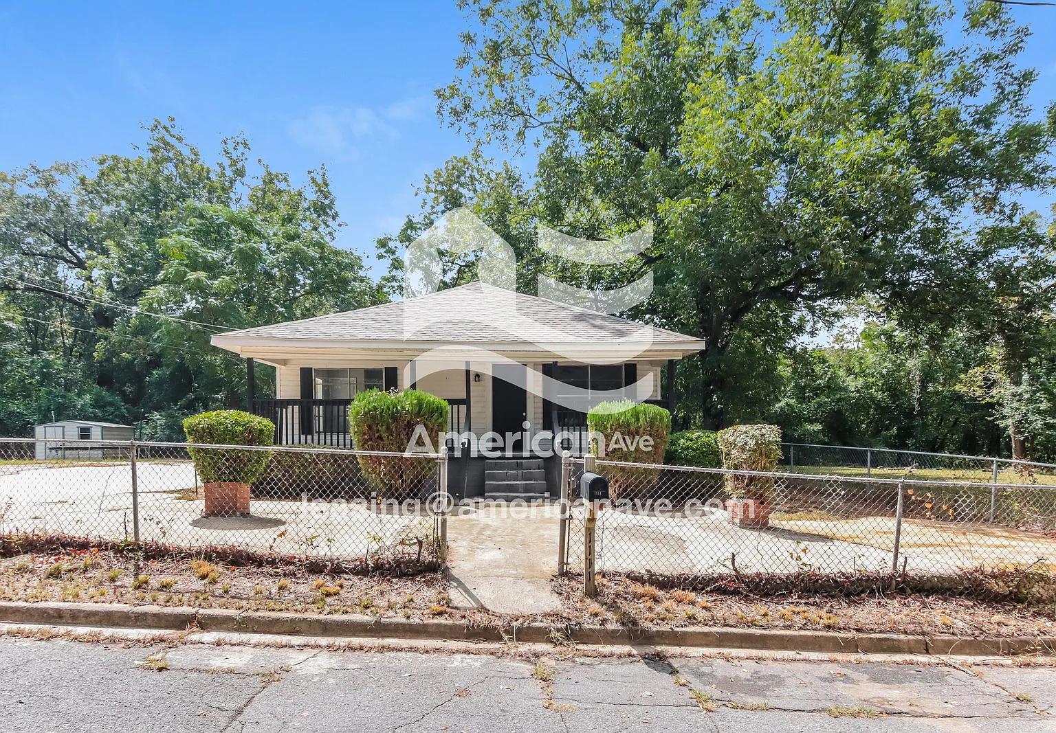 2 bed, 1.0 bath, 1059 sqft, $997 — Photo 1