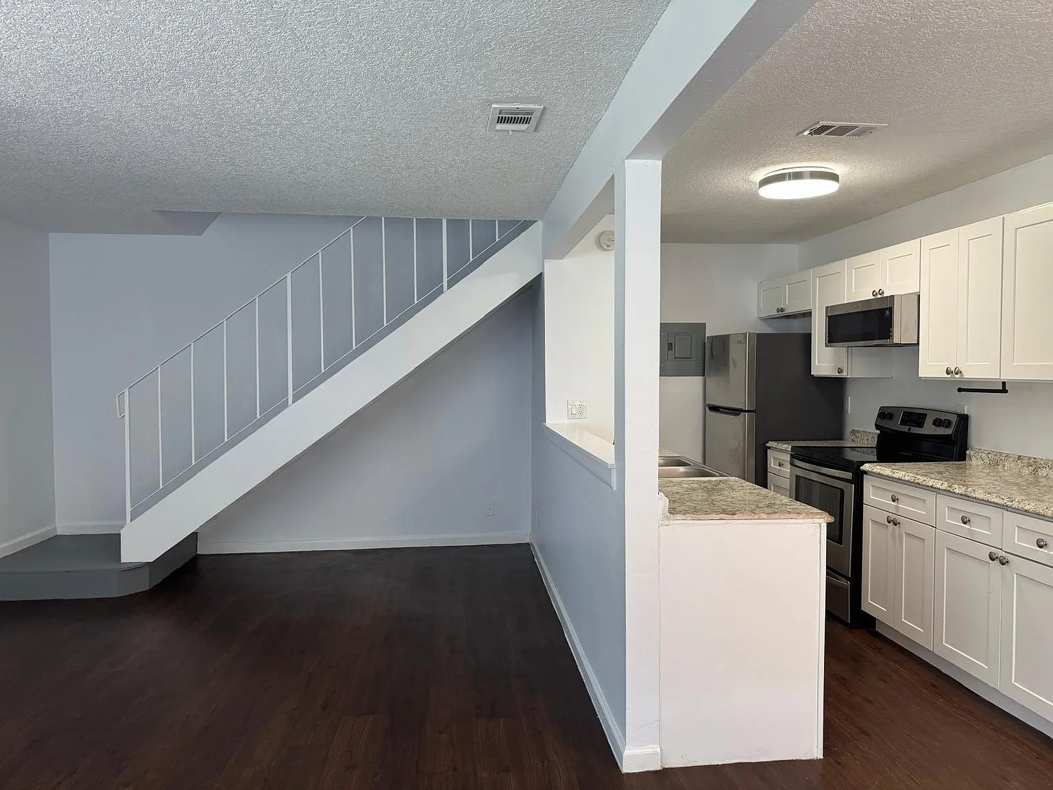 2 bed, 1.0 bath, 980 sqft, $1,750 — Photo 3